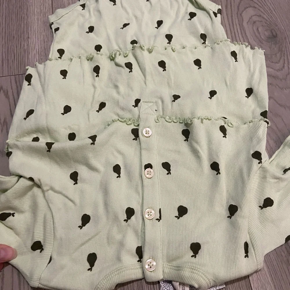 Kate Quinn Pear Bodysuit NWT Size 2T